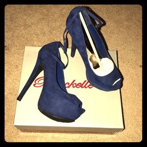 Platform peep toe heels